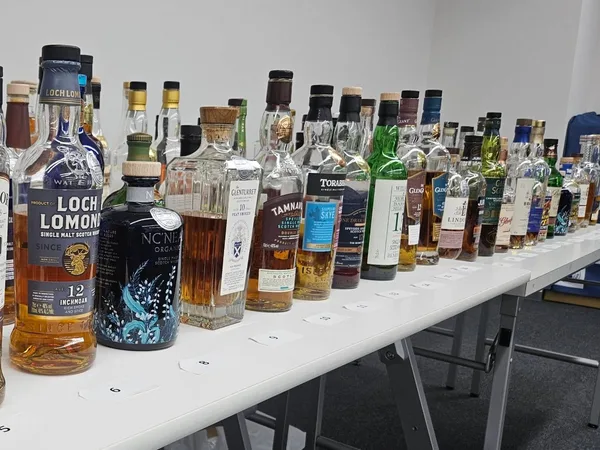 100種類以上の蒸留酒