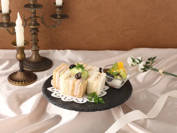 Sandwich Plate