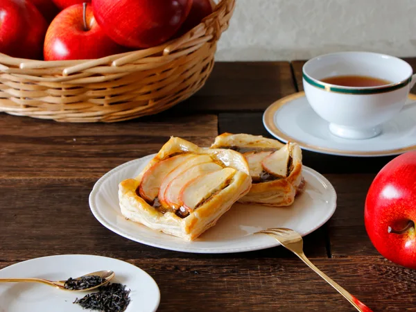 紅茶とフレッシュりんごのオープンパイ