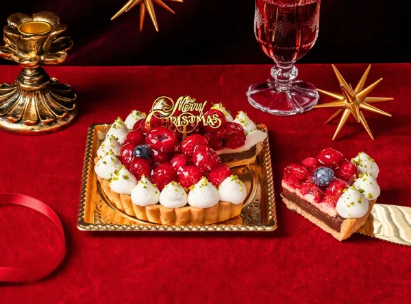 冷凍配送専用クリスマスケーキの紹介に掲載された画像(直径13cm × 高さ4cm)