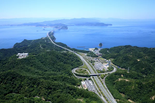 大鳴門峡と淡路島南PA上下線（上部が鳴門海峡）
