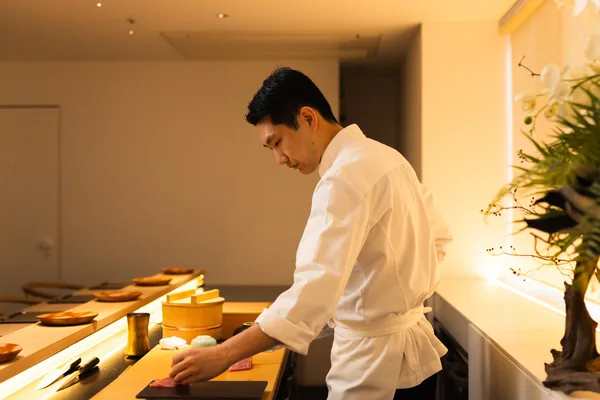 「AWA SUSHI 泡鮨」料理長・JIN