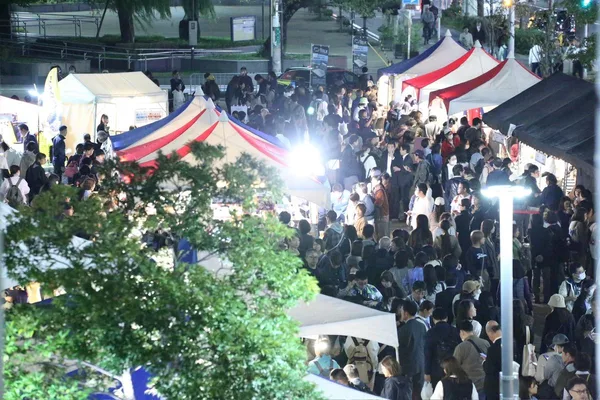 夜の会場の様子