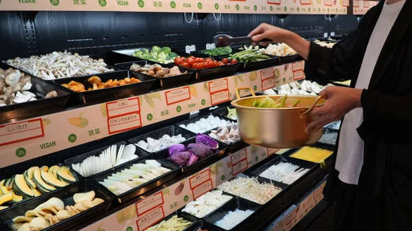 好きなものを好きなだけ取れる量り売りスタイル