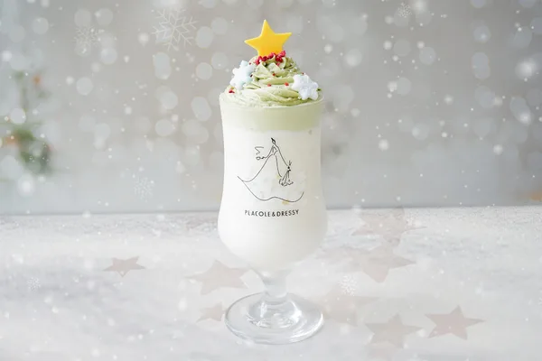 聖夜のクリスマスツリーフラッペ