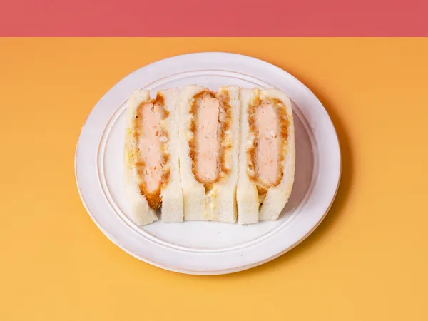 サーモンカツサンド 1パック（3切れ） 750円／てとて