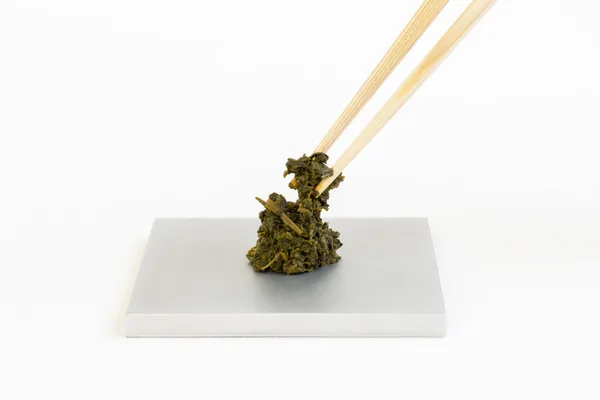 プレスリリースの「「飲むお茶」から「食べるお茶」へ」の節に掲載された画像