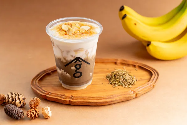 有機ほうじ茶とジャージーミルクバナナシェイク