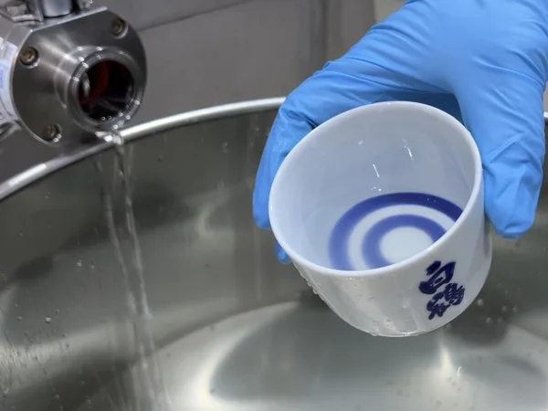 「HAKUTSURU SAKE CRAFT」の圧搾