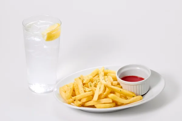 TOKYO MERCATO アマルフィの風香る、イタリアンレモンサワー/サクッと香ばしいポテトフライ
