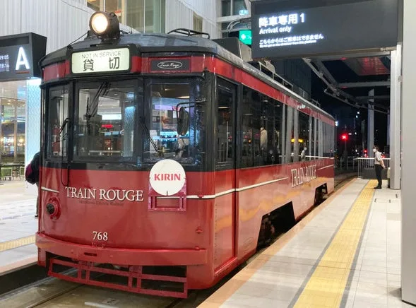 広島駅に停車しているトランルージュ