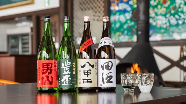 青森の地酒をはじめ、お好みの一杯とともに過ごす夕食の時間