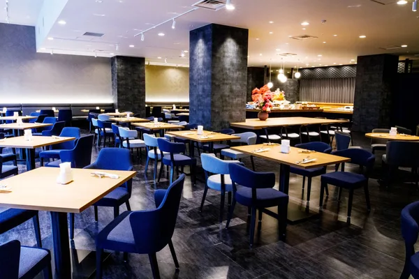DINING TSUZUMI のレストラン内観