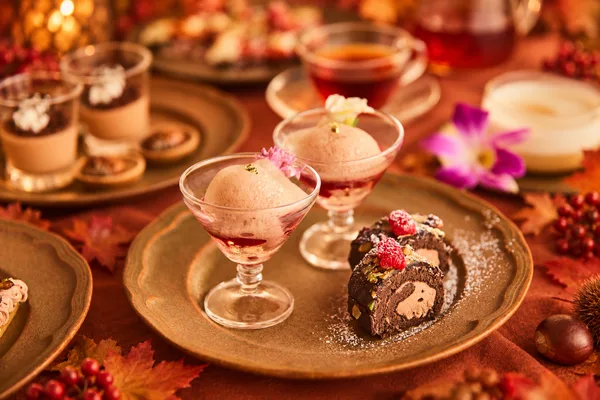 洋梨のジュレ、チョコレートロールケーキ