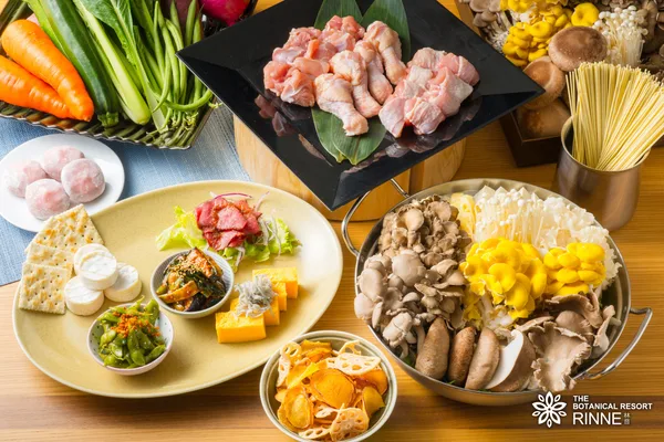 つくば鶏と七会きのこの水炊き鍋～ろく助塩昆布だし～