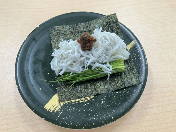 夜明けのしらす &times; 京丸姫葱のパリパリ巻き ～丹羽黒豆味噌のせ～