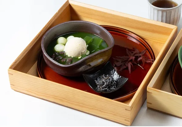 「祇園辻利の抹茶を使用した抹茶冷ぜんざい」に掲載された画像