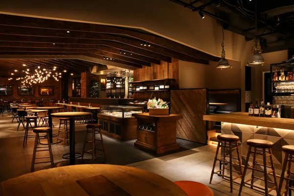 「Dining & Bar LAVAROCK 神谷町」の節に掲載された画像
