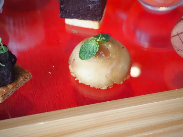 濃厚生チョコとチーズサブレのケーキ オレンジの香り