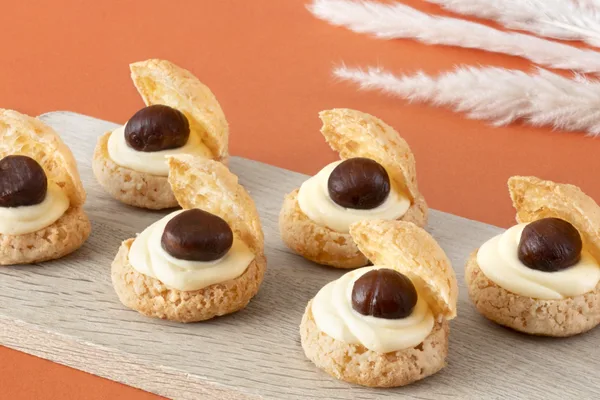 「栗の渋皮シュークリーム」