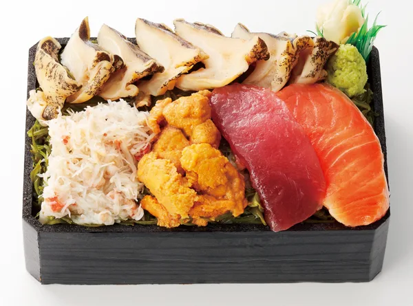 三陸産あわび・ひがしものまぐろ海宝弁当（1折） 3,888円 ※各日50折限り