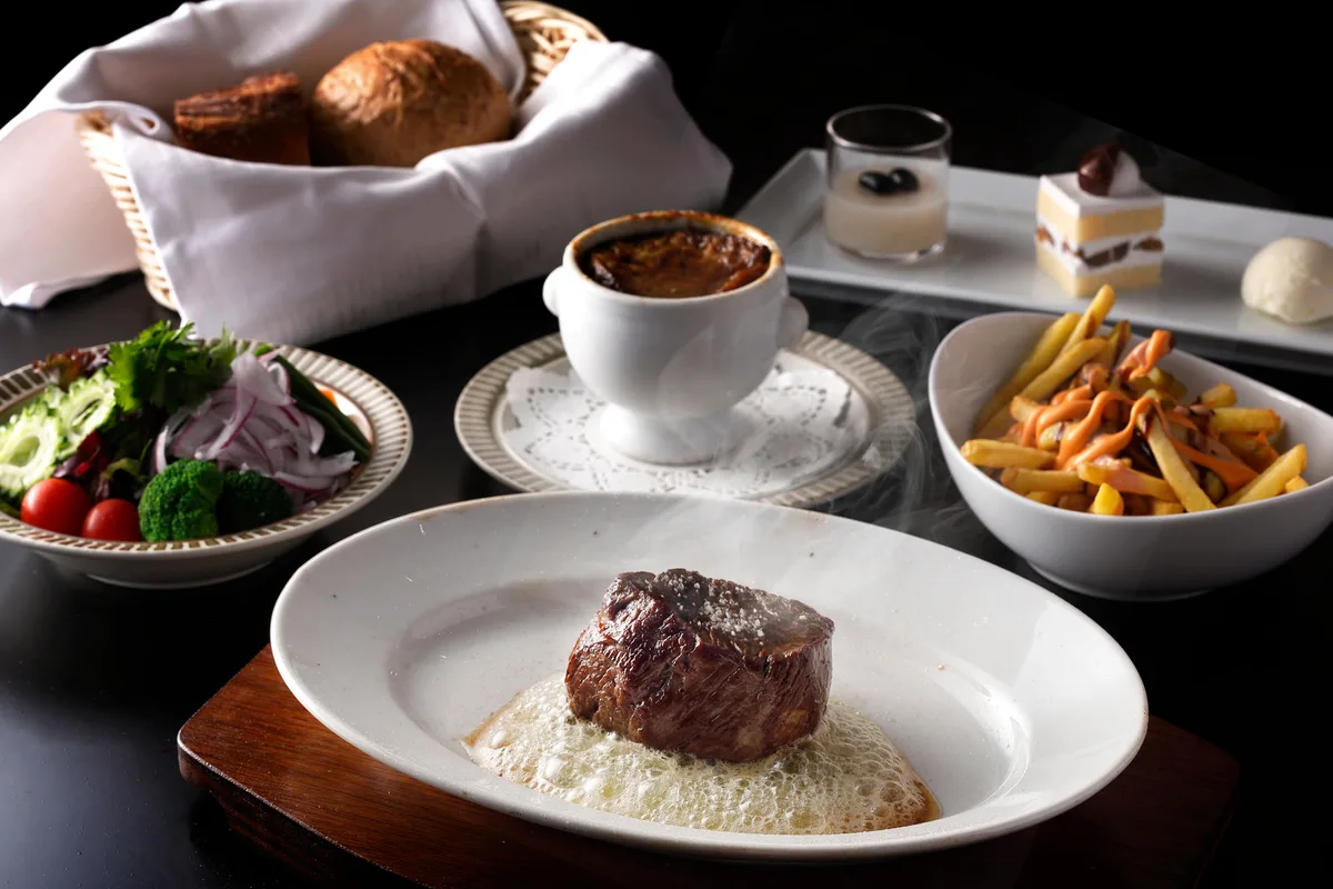 秋の“背徳”肉グルメ！ジュワっとバターと肉汁あふれる食欲刺激メニュー新登場。に掲載された画像