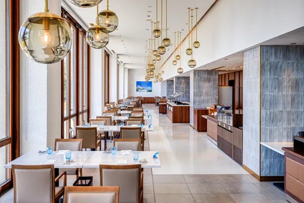 S.DINING 店内