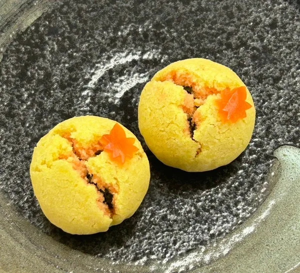 「上生菓子「錦秋」―ひび割れからのぞく、秋の彩り」の節に掲載された画像
