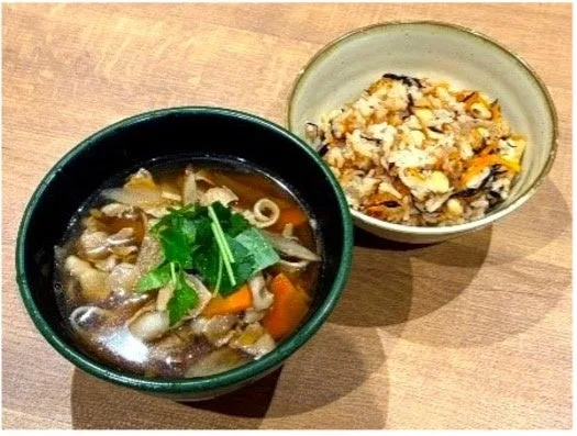 「大袖振大豆入りポークハンバーグ トマトソース」の見出しに掲載された画像