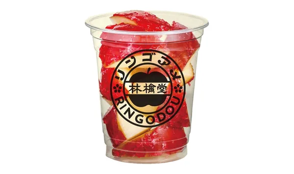 りんご飴専門店の林檎堂のりんご飴（カップ）。アップルパイと同じ仕入れ先のりんごです