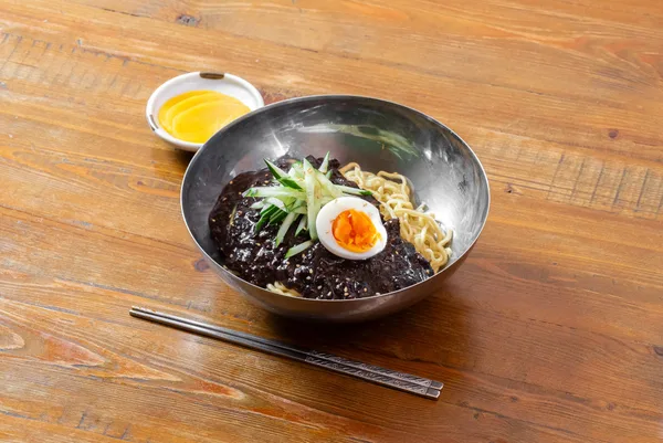 「韓国式ジャージャー麺」の項に続いて掲載された画像