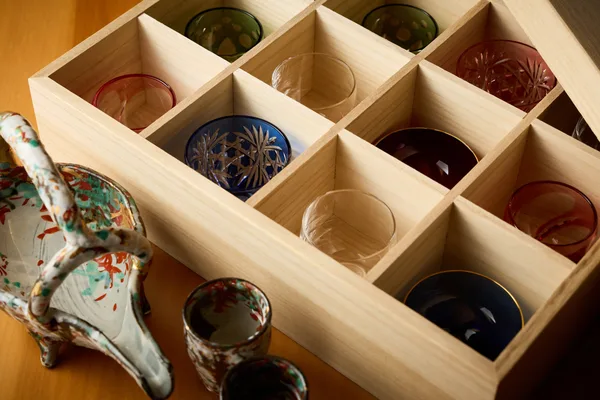 多彩な酒器で出す日本酒