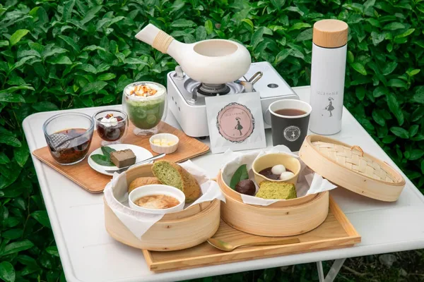 「茶園の彩り蒸籠と和洋茶尽くしプレート」2,200円