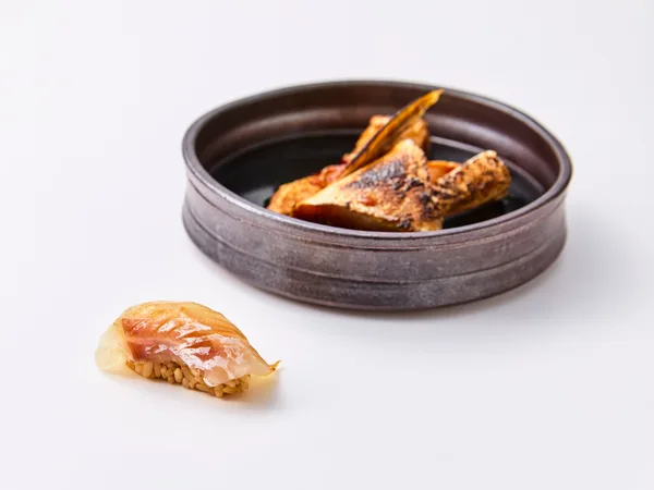 真鯛昆布〆 ~骨醤油