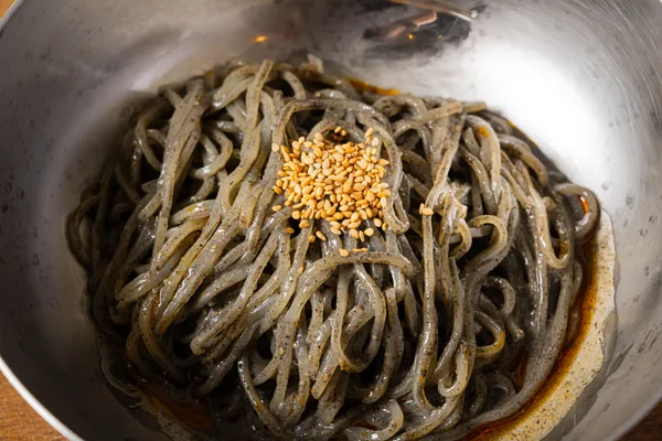 汁なし黒ごま坦々冷麺