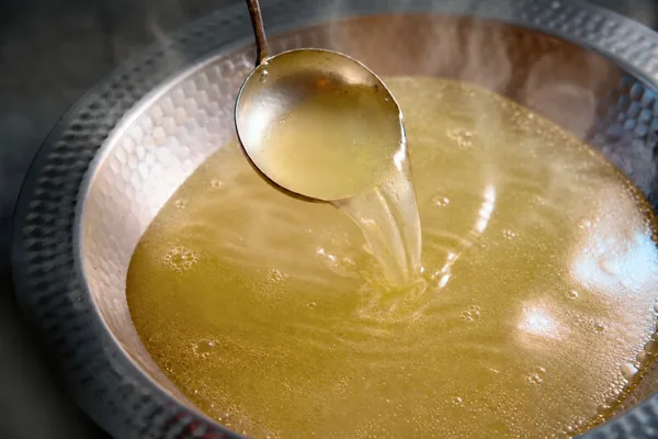 澄んだ味わいの「清湯」