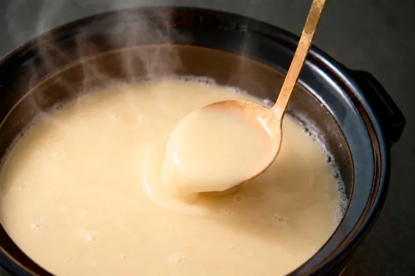 濃厚な旨味を楽しむ「白湯」