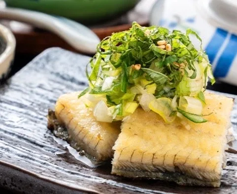 白焼の香味ネギ塩添え
