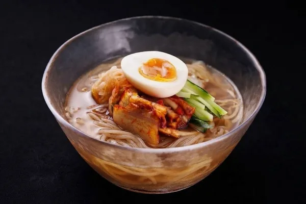 「冷麺」900円(税別)