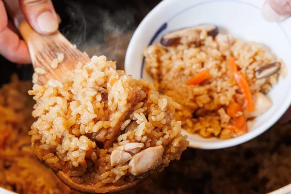 月替わり炊き込み（とり飯）イメージ